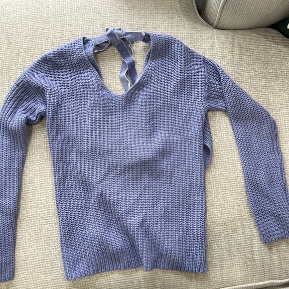 Periwinkle sweater - Picture 1 of 4